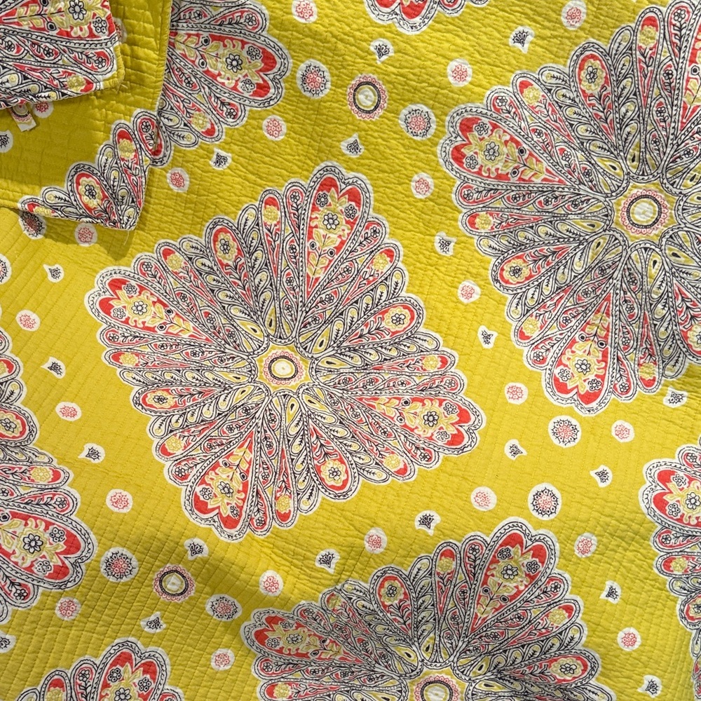 Vibrant Yellow Floral Quilt and 2 Pillow Shams - Picture 2 of 5